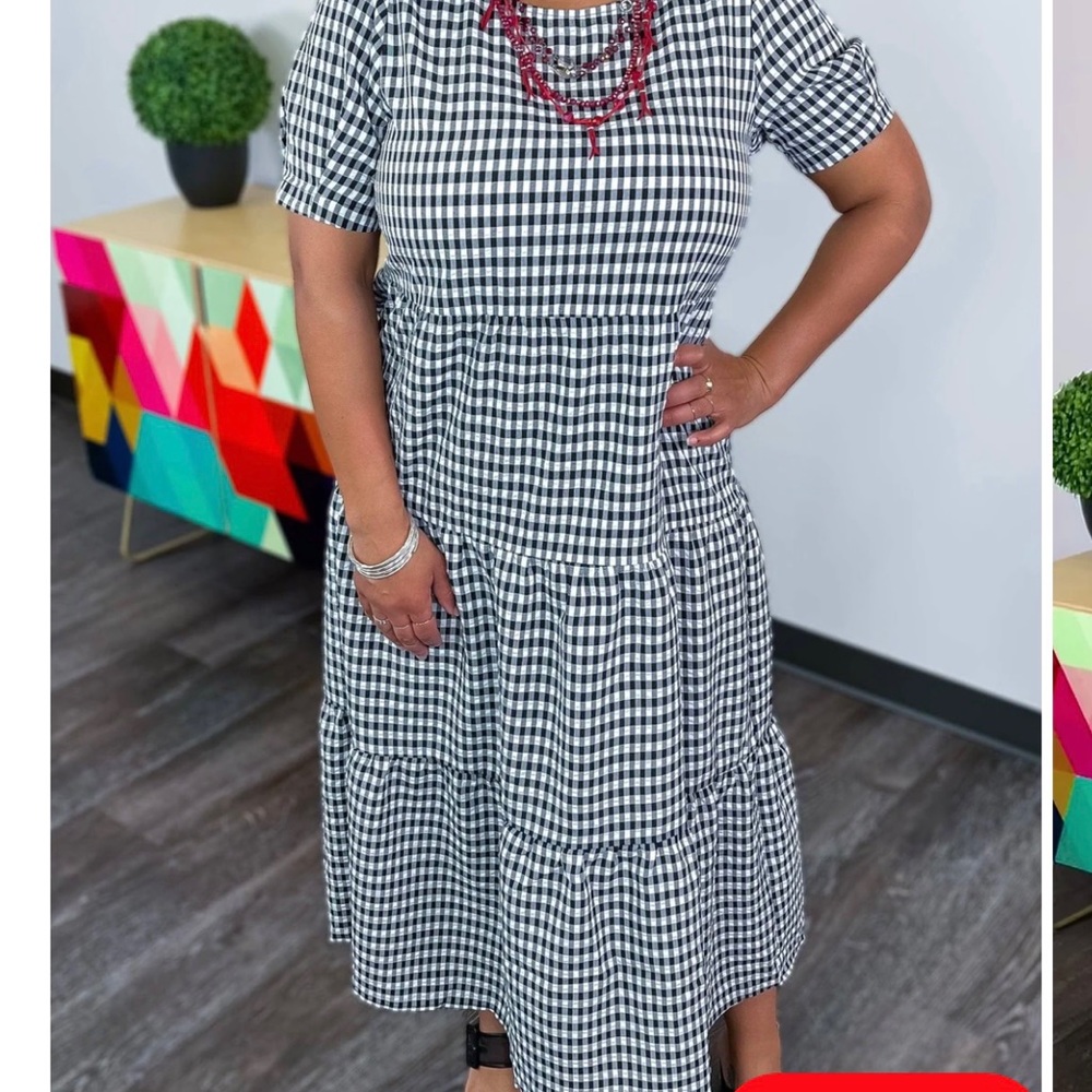 Black/white tiered maxi dress